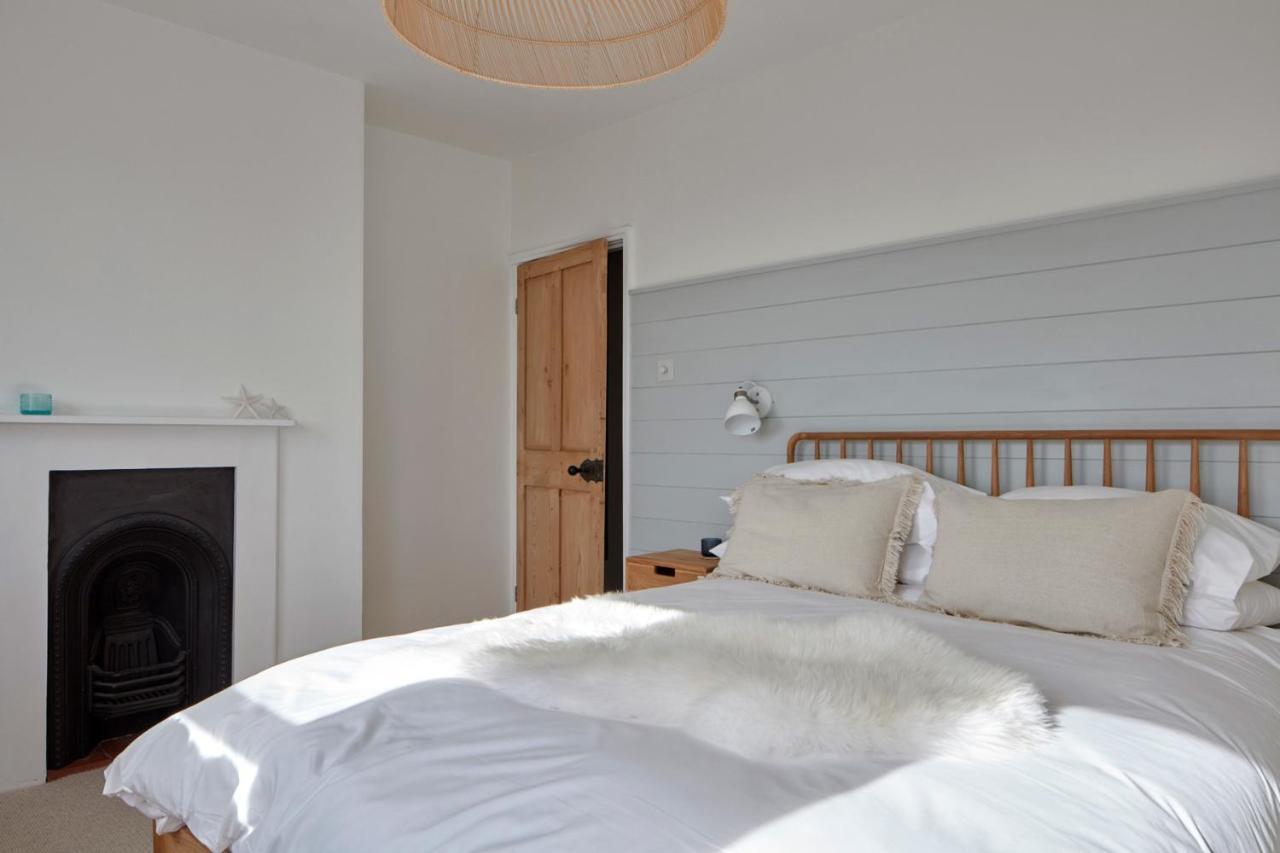 Villa A Cool Coastal Retreat On Kingsdown Beach - The White House à Deal Extérieur photo