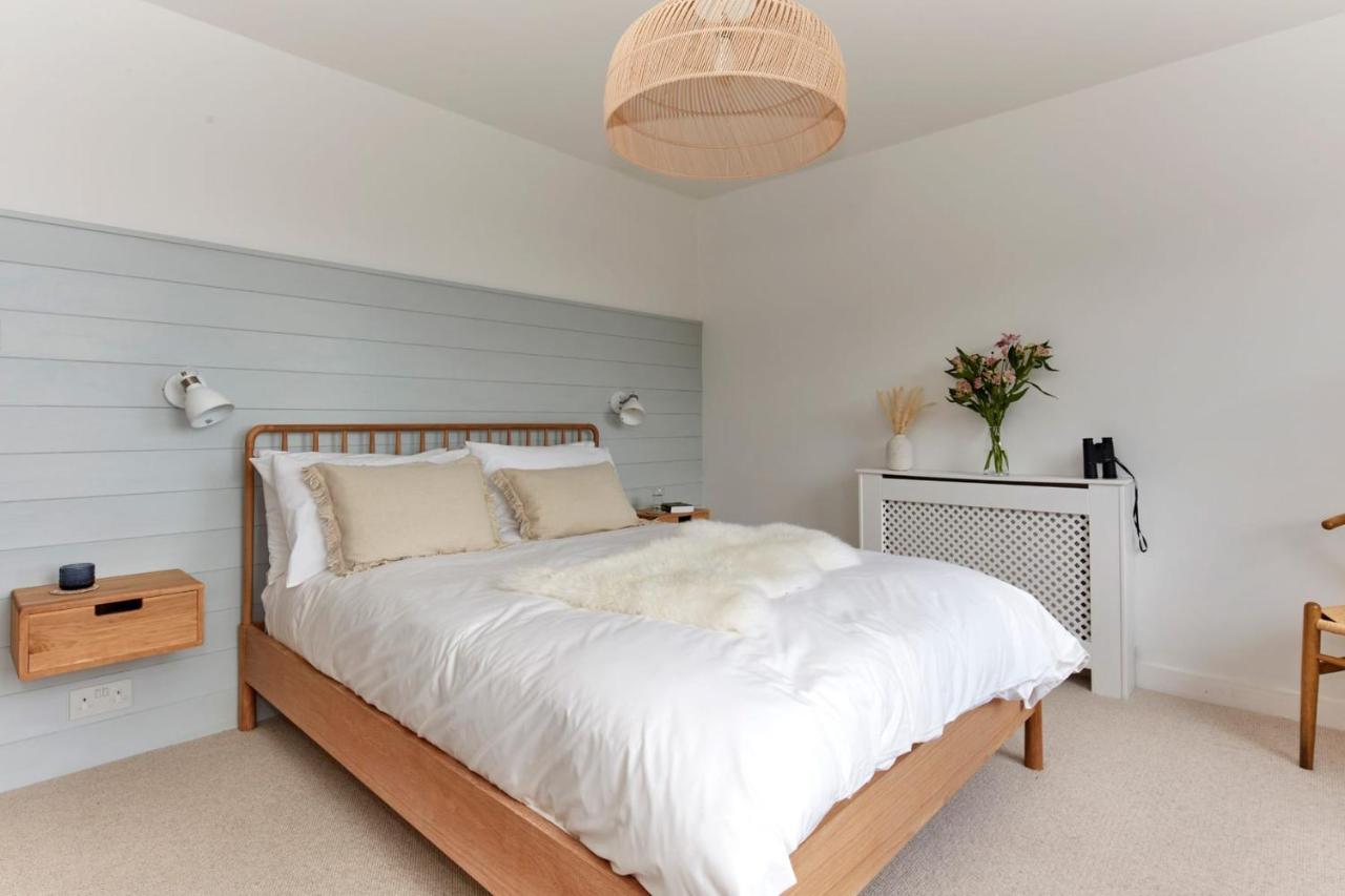 Villa A Cool Coastal Retreat On Kingsdown Beach - The White House à Deal Extérieur photo